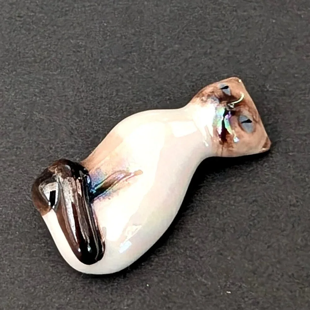 Vintage Avon porcelain cat pin